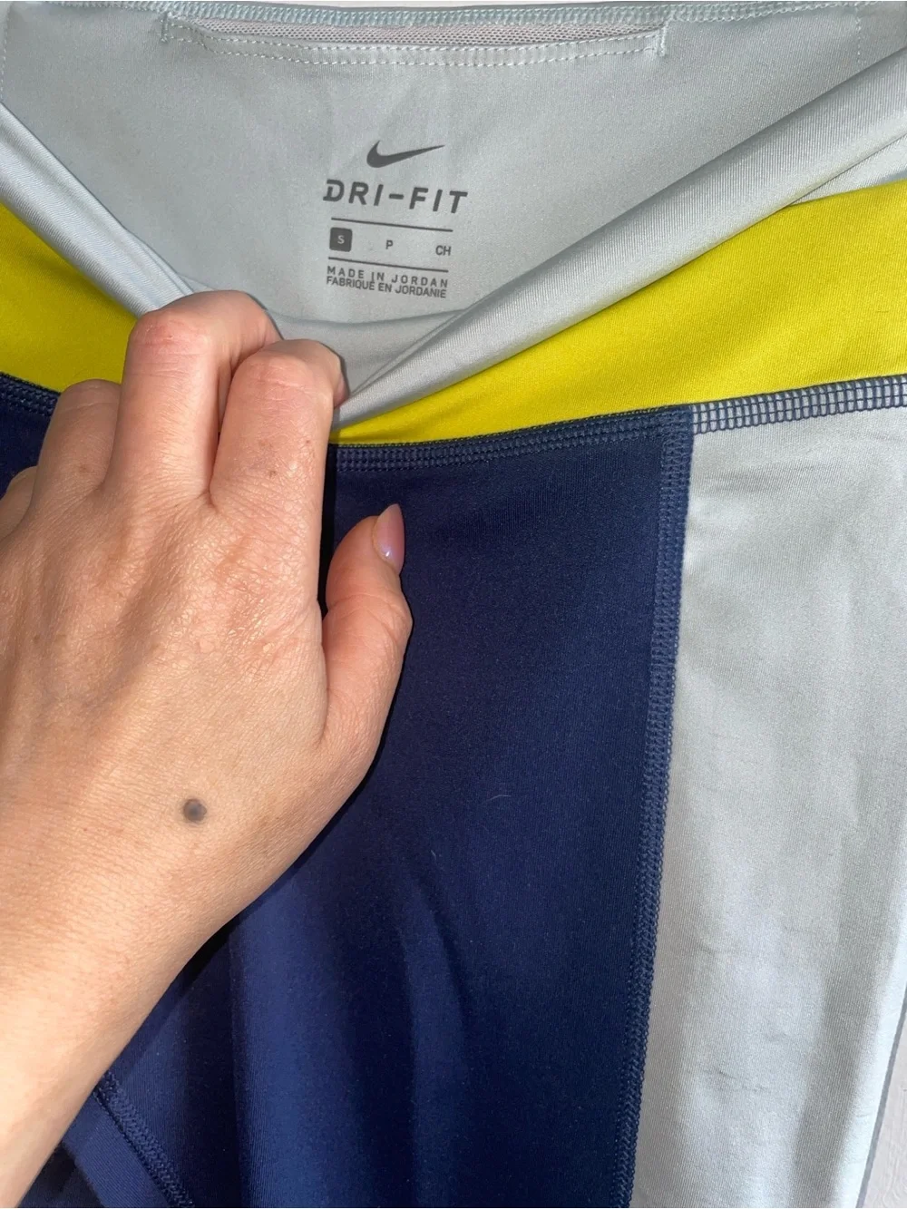 Nike Women's training Colorblock High-Waist Leggings in Navy, White & Yellow